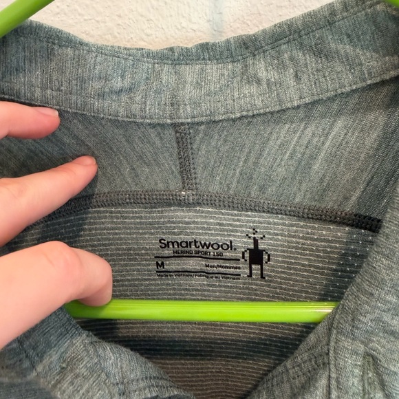 Smartwool button down - Picture 4 of 8